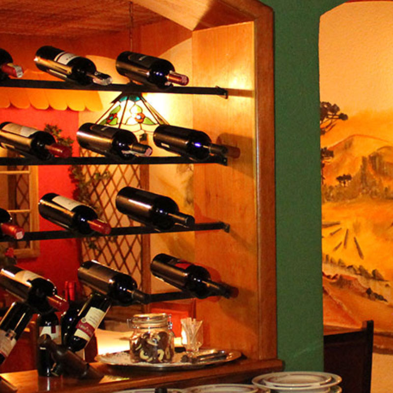 Adega de vinhos da cantina Mamma Carmella